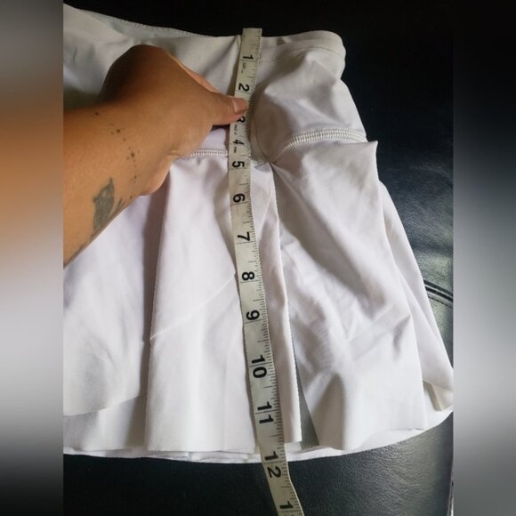 Rare Lululemon White Tennis Skirt with Ruffle Detail Side Slide Size 4 - Picture 11 of 13